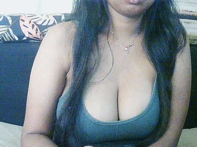 Happyi live cam on BongaCams