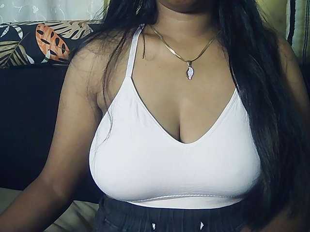 Happyi live cam on BongaCams
