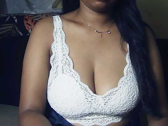 Happyi live cam on BongaCams