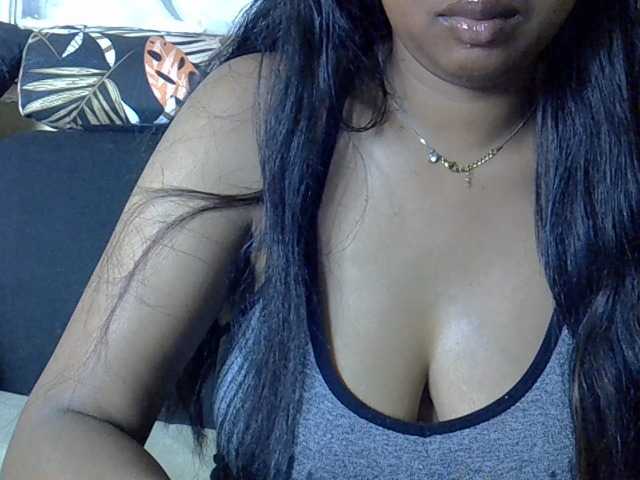 Happyi live cam on BongaCams