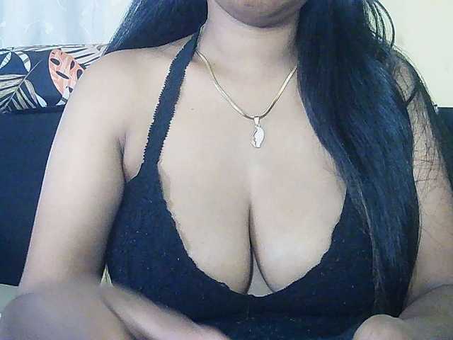 Happyi live cam on BongaCams