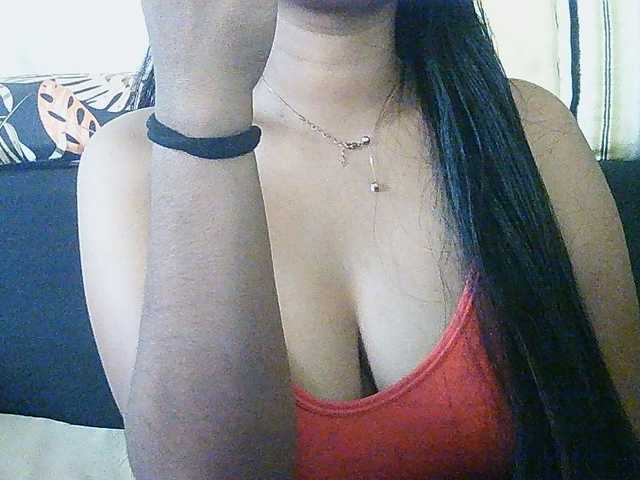 Happyi live cam on BongaCams