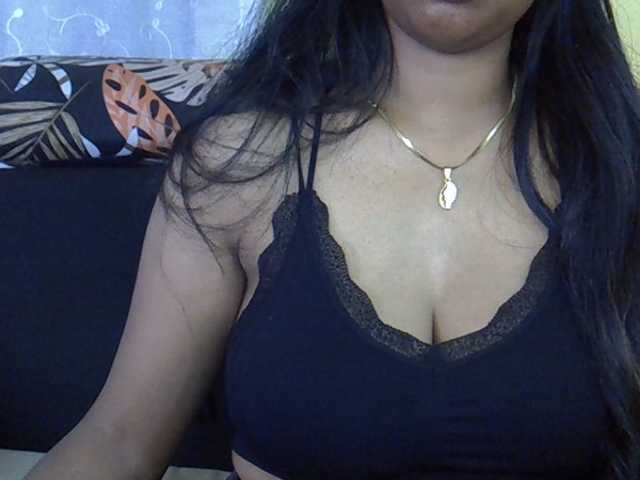 Happyi live cam on BongaCams