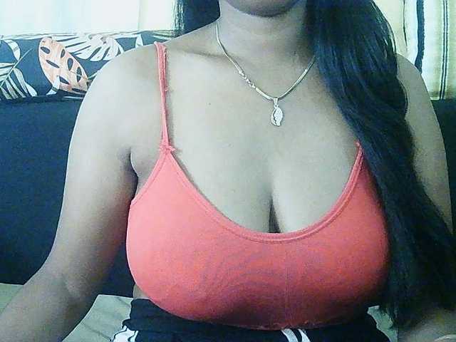 Happyi live cam on BongaCams