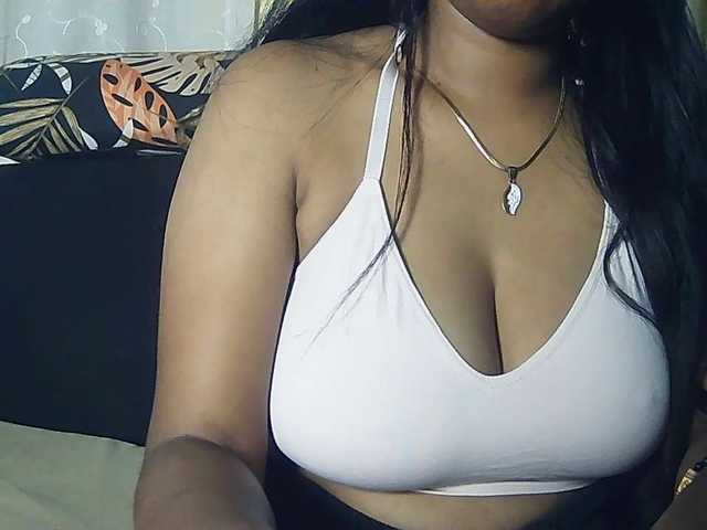 Happyi live cam on BongaCams