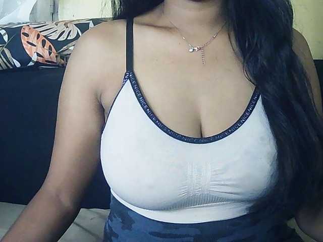 Happyi live cam on BongaCams