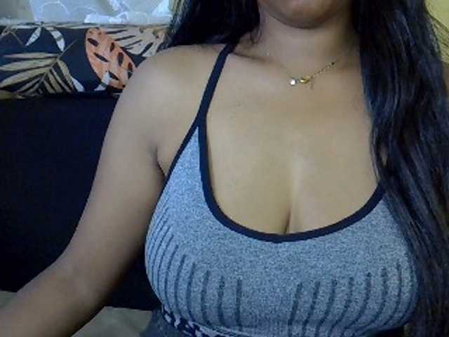 Happyi live cam on BongaCams
