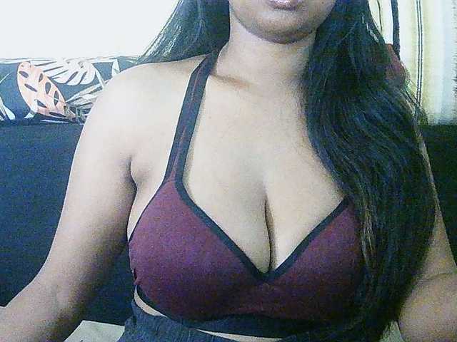 Happyi live cam on BongaCams