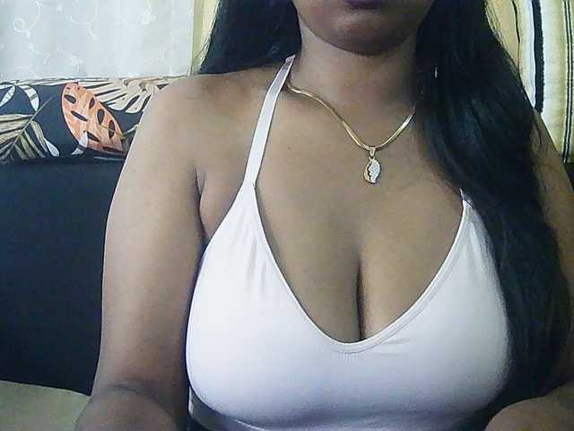 Happyi live cam on BongaCams