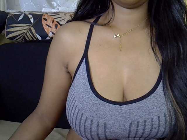Happyi live cam on BongaCams