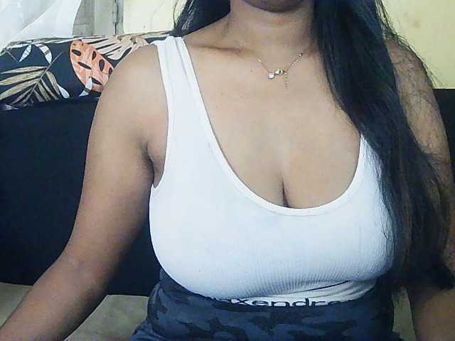 Happyi live cam on BongaCams