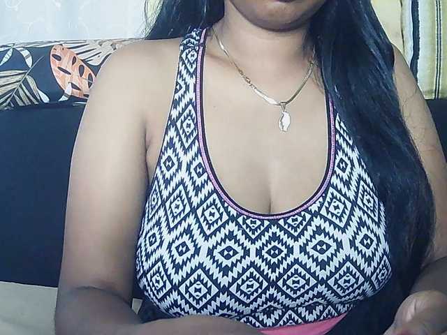 Happyi live cam on BongaCams