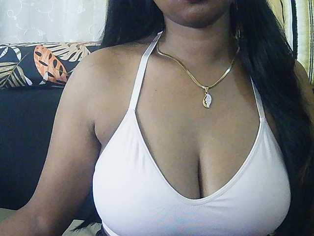 Happyi live cam on BongaCams