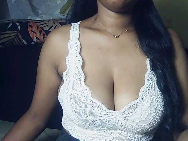 Happyi live cam on BongaCams