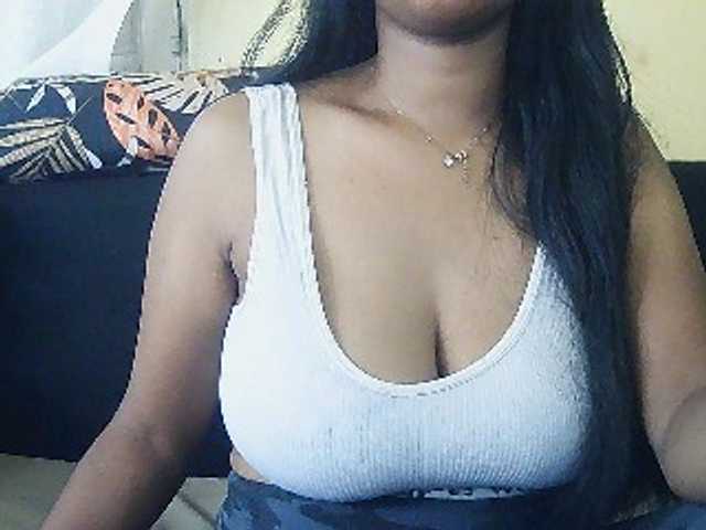 Happyi live cam on BongaCams