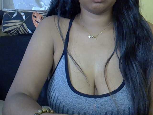 Happyi live cam on BongaCams