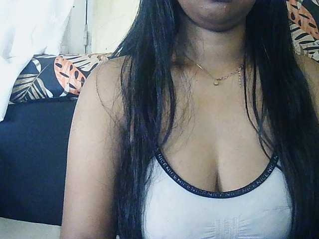 Happyi live cam on BongaCams