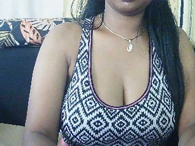 Happyi live cam on BongaCams