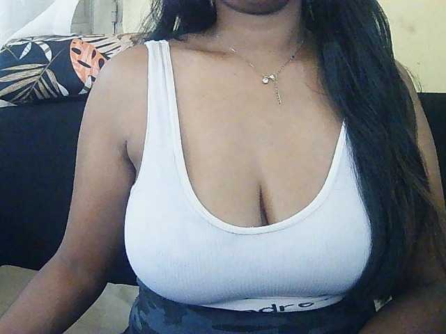 Happyi live cam on BongaCams