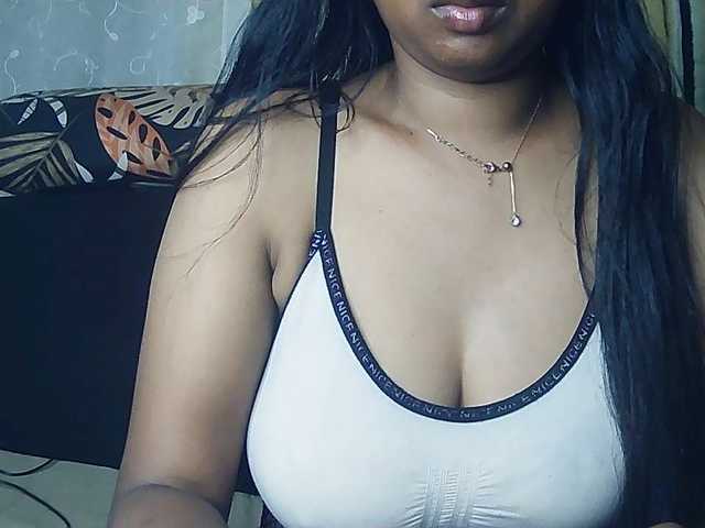 Happyi live cam on BongaCams
