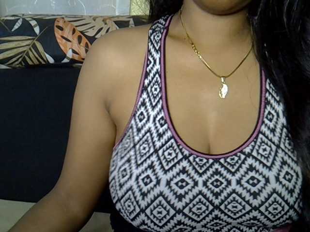 Happyi live cam on BongaCams