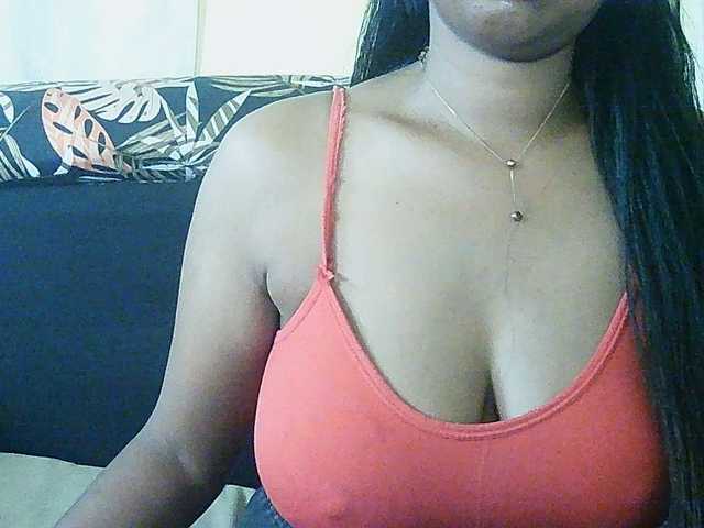 Happyi live cam on BongaCams