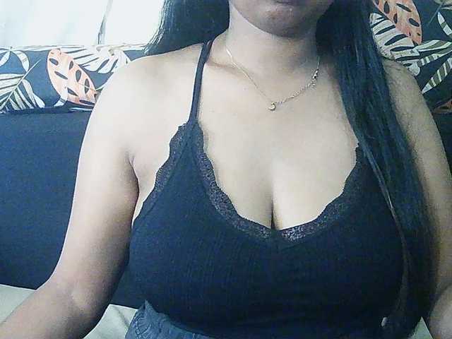 Happyi live cam on BongaCams