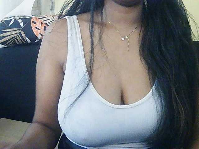Happyi live cam on BongaCams