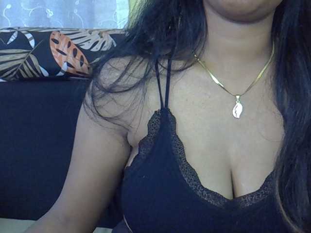 Happyi live cam on BongaCams