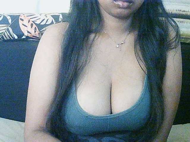 Happyi live cam on BongaCams