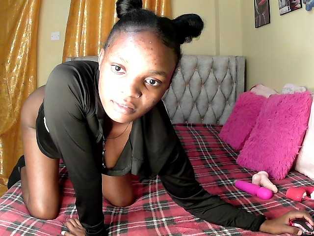 Lovelyquincy live cam on BongaCams