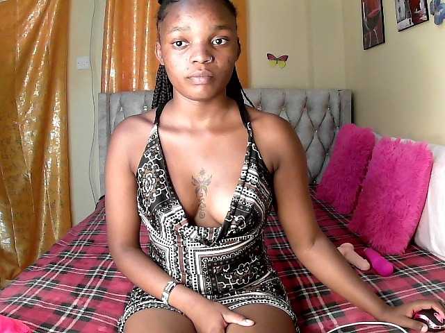Lovelyquincy live cam on BongaCams