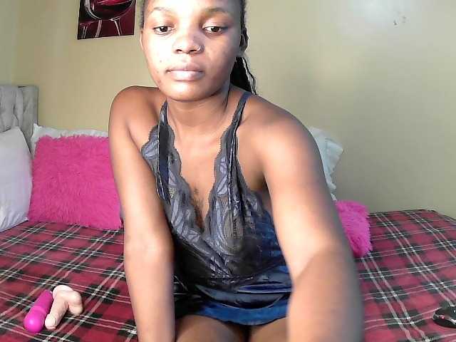 Lovelyquincy live cam on BongaCams