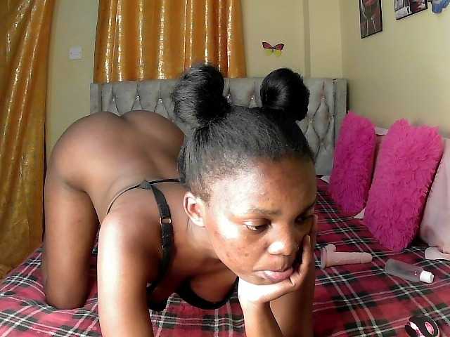 Lovelyquincy live cam on BongaCams