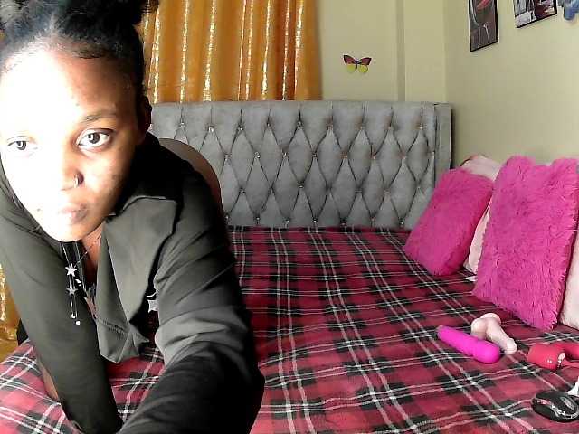 Lovelyquincy live cam on BongaCams