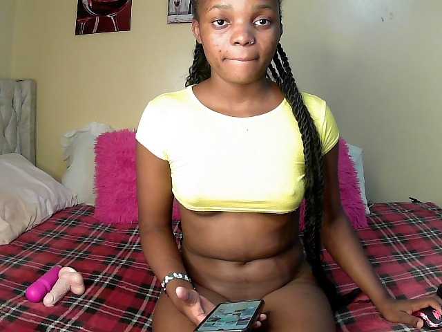 Lovelyquincy live cam on BongaCams