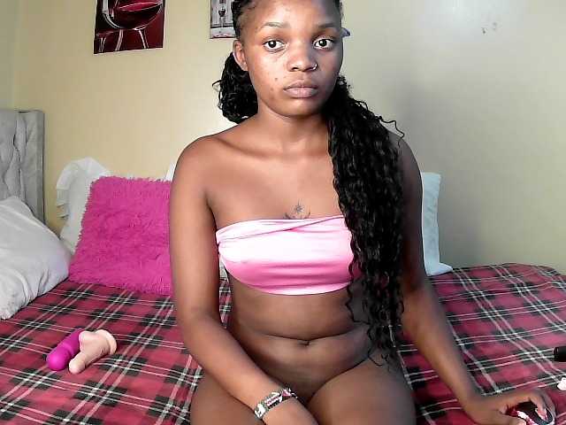 Lovelyquincy live cam on BongaCams