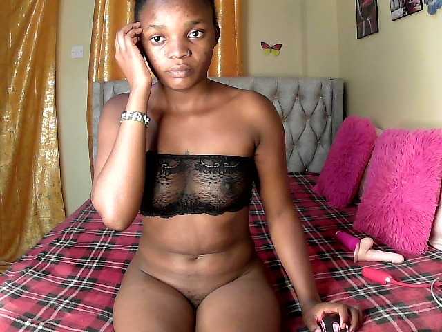 Lovelyquincy live cam on BongaCams