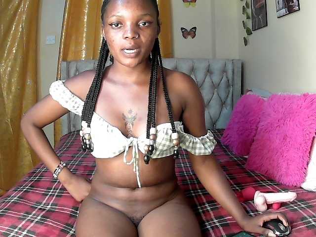 Lovelyquincy live cam on BongaCams