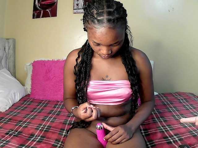 Lovelyquincy live cam on BongaCams
