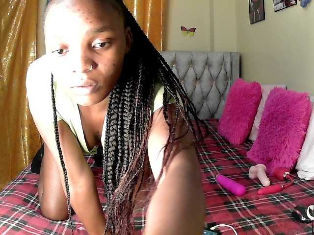 Lovelyquincy live cam on BongaCams