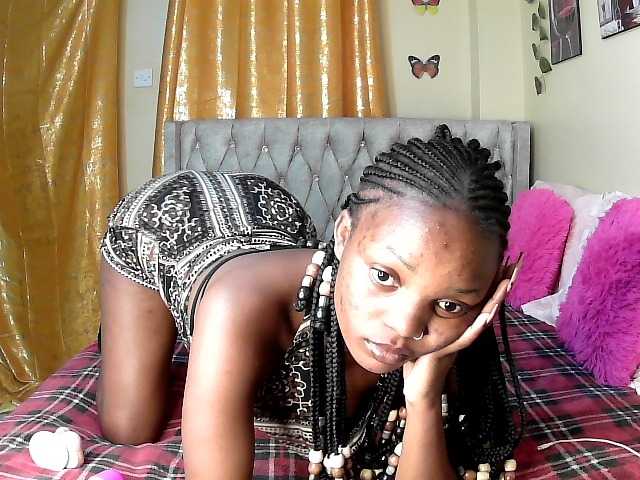 Lovelyquincy live cam on BongaCams