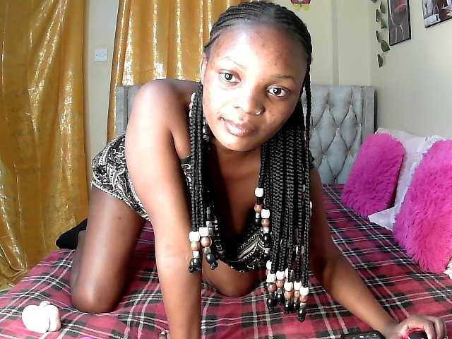 Lovelyquincy live cam on BongaCams