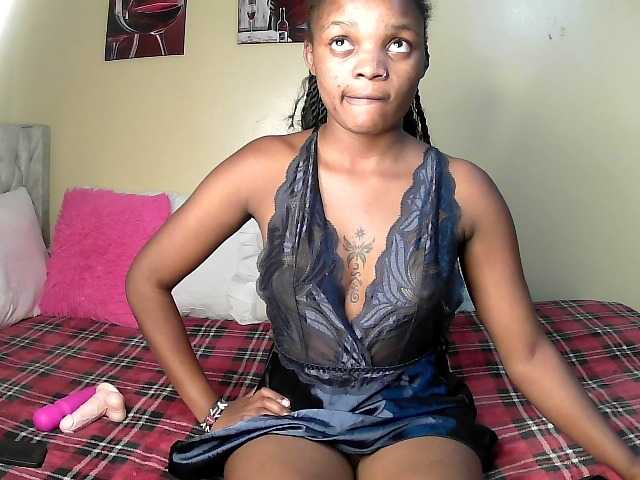 Lovelyquincy live cam on BongaCams