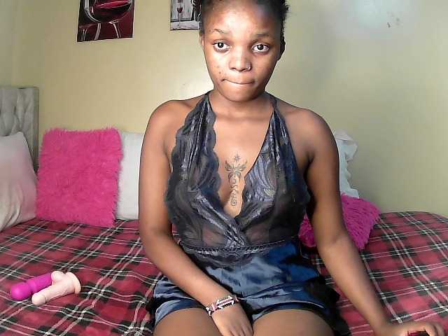 Lovelyquincy live cam on BongaCams