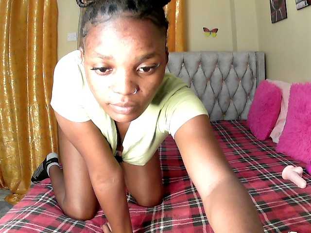 Lovelyquincy live cam on BongaCams