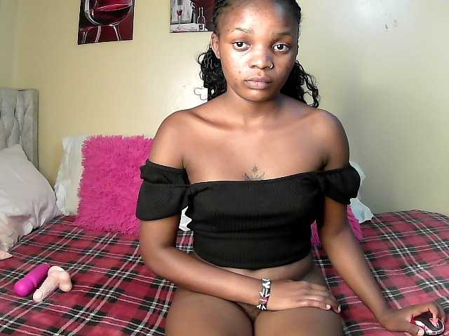 Lovelyquincy live cam on BongaCams
