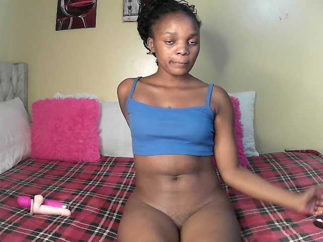 Lovelyquincy live cam preview