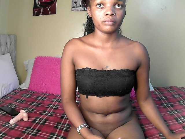 Lovelyquincy live cam on BongaCams