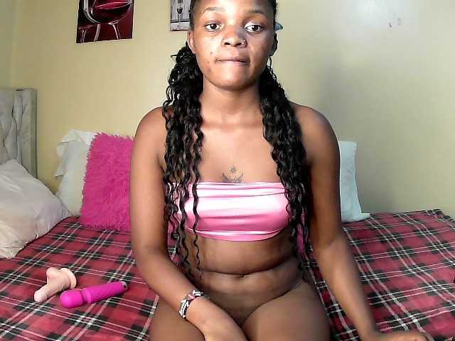 Lovelyquincy live cam on BongaCams